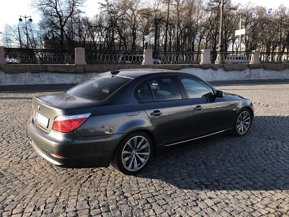 Одеська 535d на тлі Пітера 3