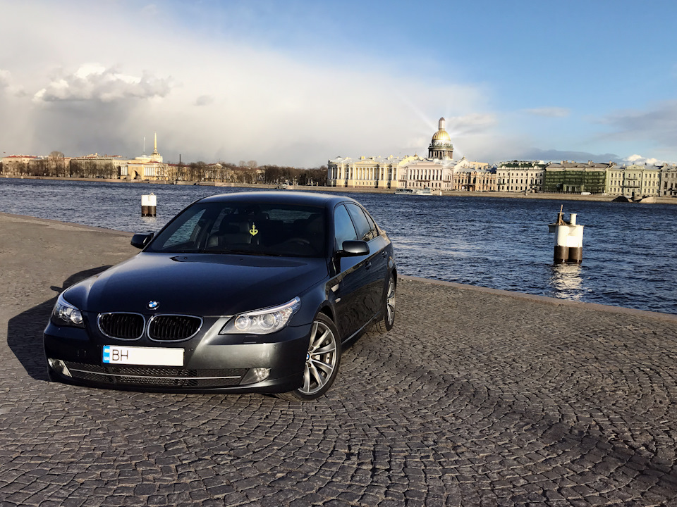 Одеська 535d на тлі Пітера 2