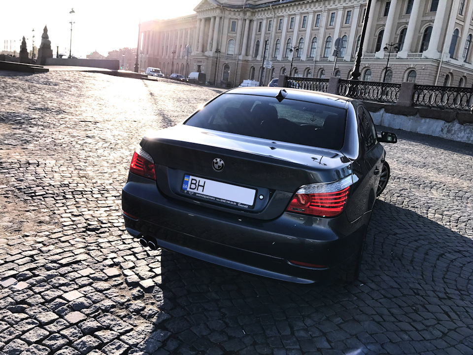 Одеська 535d на тлі Пітера 1