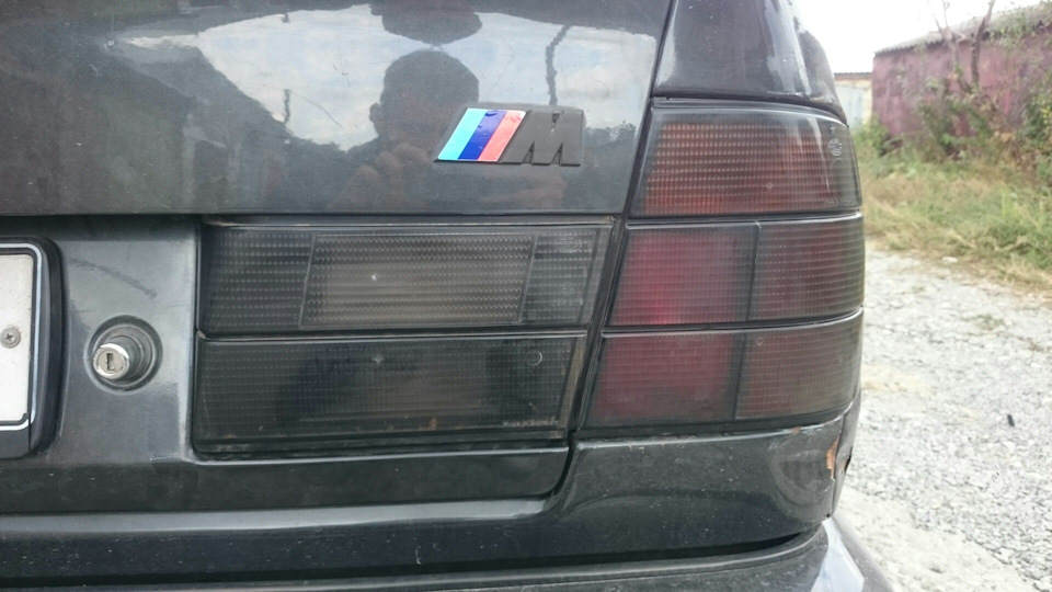 задня оптика Hella Black 1