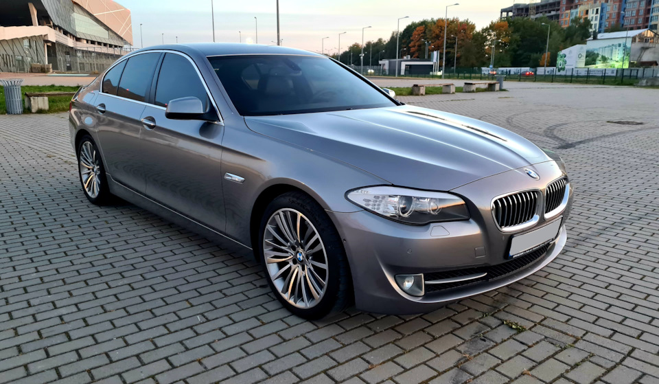 Пару фото BMW F10 під кінець дня 2