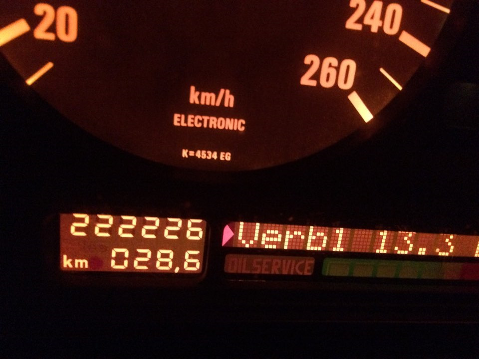 АКПП 4hp22. Скільки потрібно мастила? 1