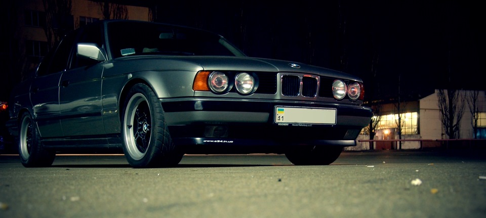 Фото на М-дисках на зустрічі BMW-клубу 1