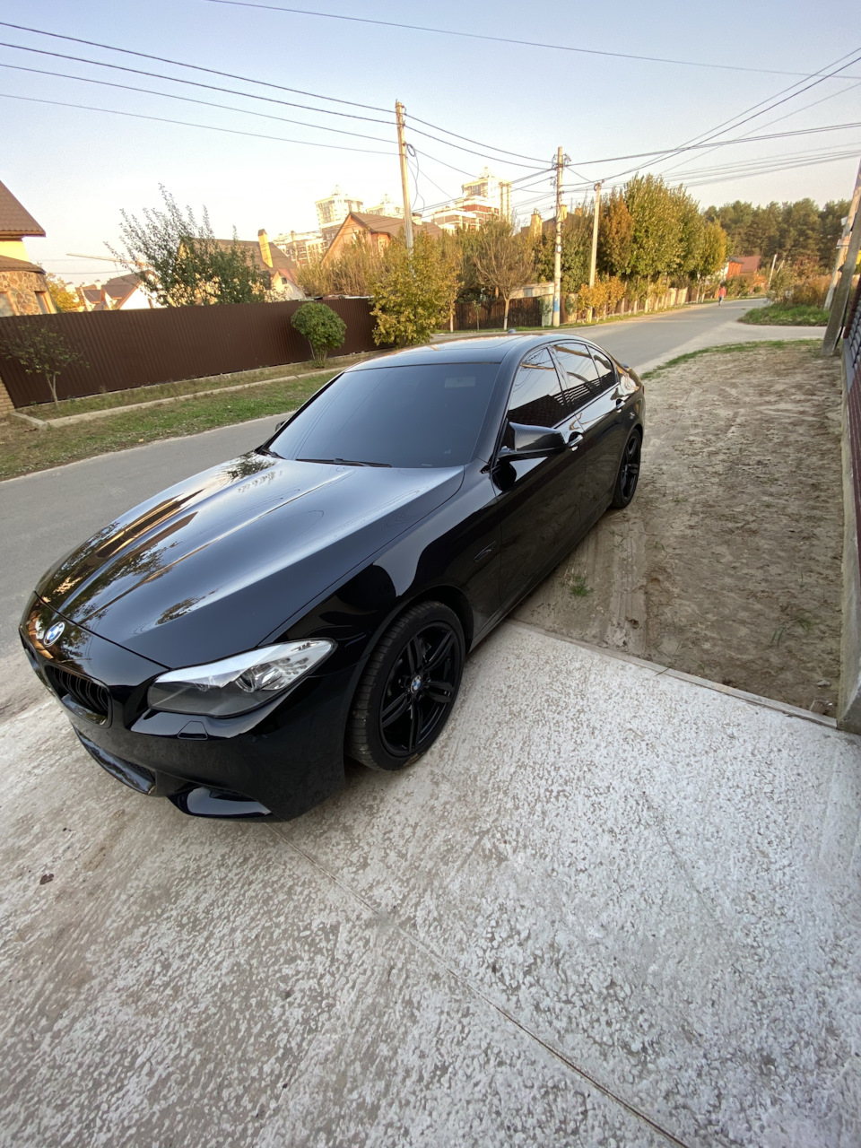 Тонування лобового скла BMW F10 4