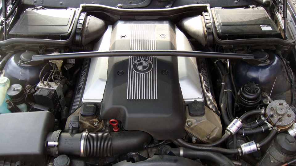 # Готуємо BIMMER до сезону - Передня розпірка, гальмівні диски /// 1