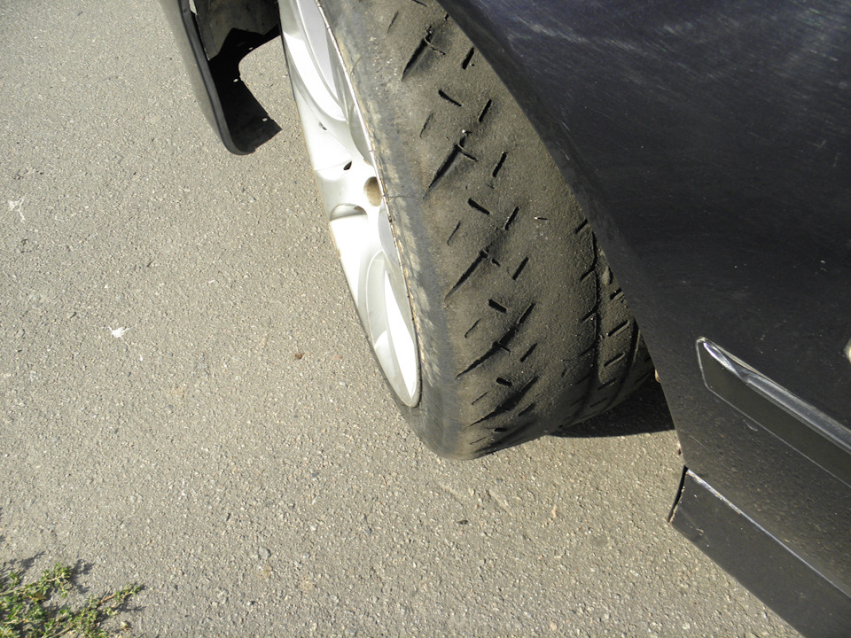 Маслоуловлювач на V8 М62, сліки Michelin Pilot Sport 20/65-18, напівсліки Westlake Sport RS 265/35 5