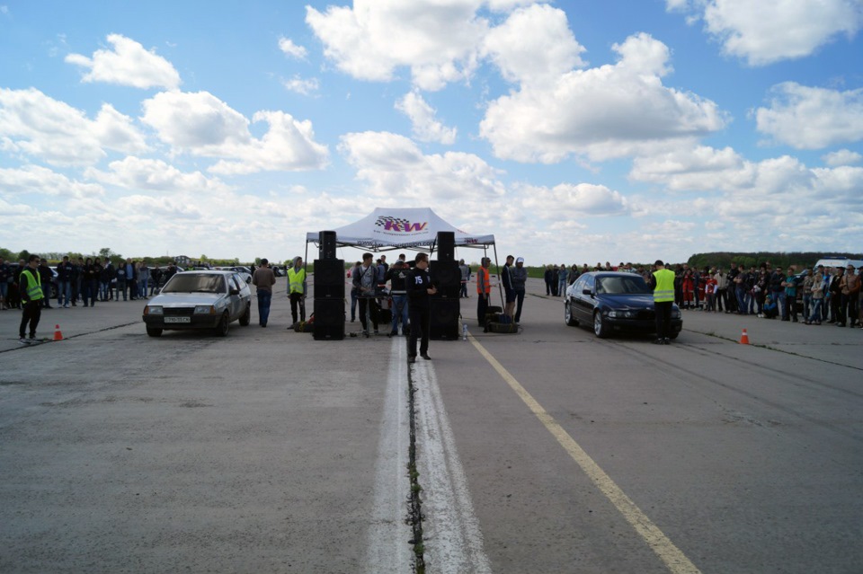 # Відкриття сезону Drag Racing для BIMMERa /// 3