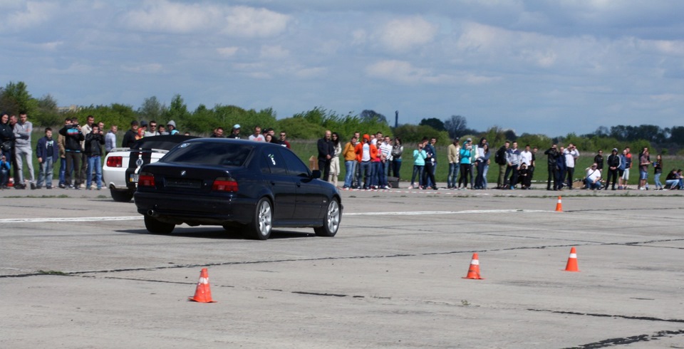 # Відкриття сезону Drag Racing для BIMMERa /// 1