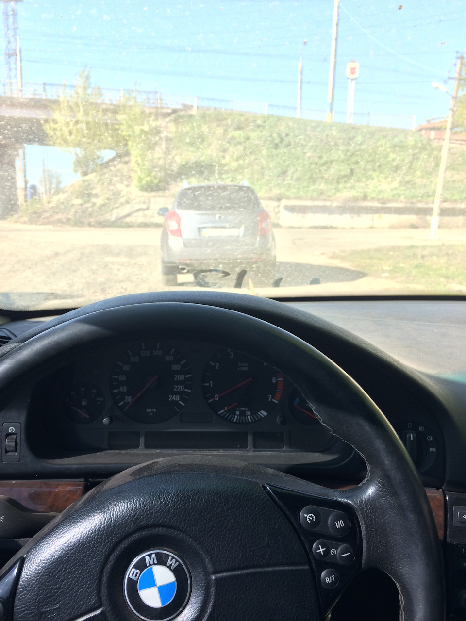 ПОСТАВИВ ДВИГУН ЗА 5МИН! ПРОЕКТ Е39 4.4. НАВІЩО ВИДАЛИВ ABS?! ПЕРЕГНАВ BMW ДО СЕБЕ В ГАРАЖ /// 4