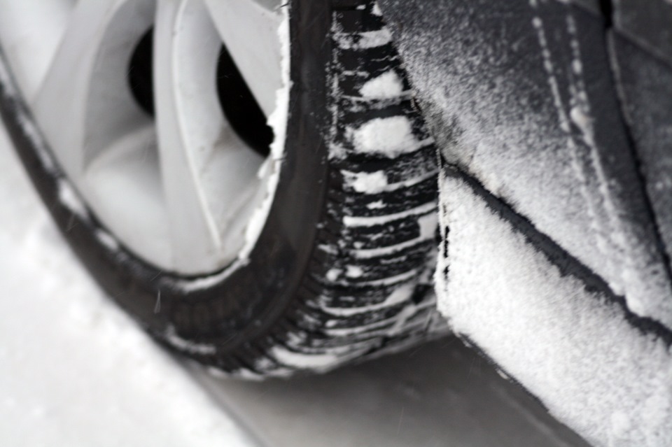 # R18 124 Style 8J + 9J = 245/40 + 275/35 Dunlop /// 3