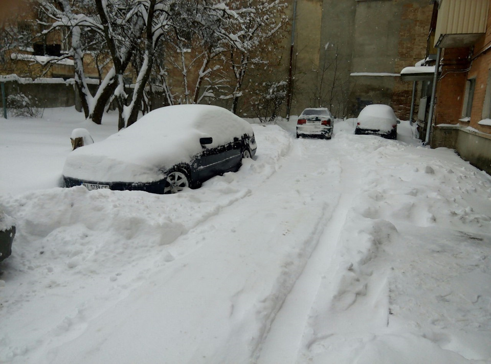 # Зима, злегка припорошило. Враження від їзди взимку на задньому приводі з блокуванням та мкпп, після автомата… 1