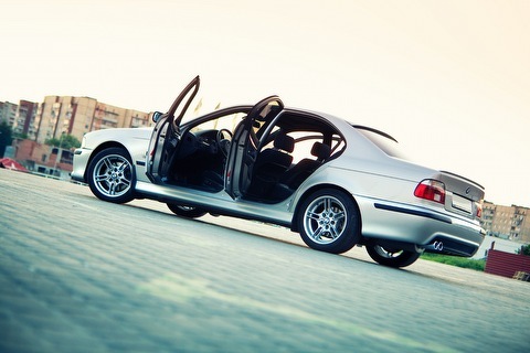 Фото оновленого салону BMW 540i М/// Technic 1