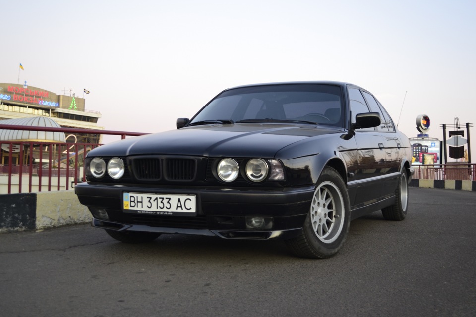 Black BMW & Black Sea 3