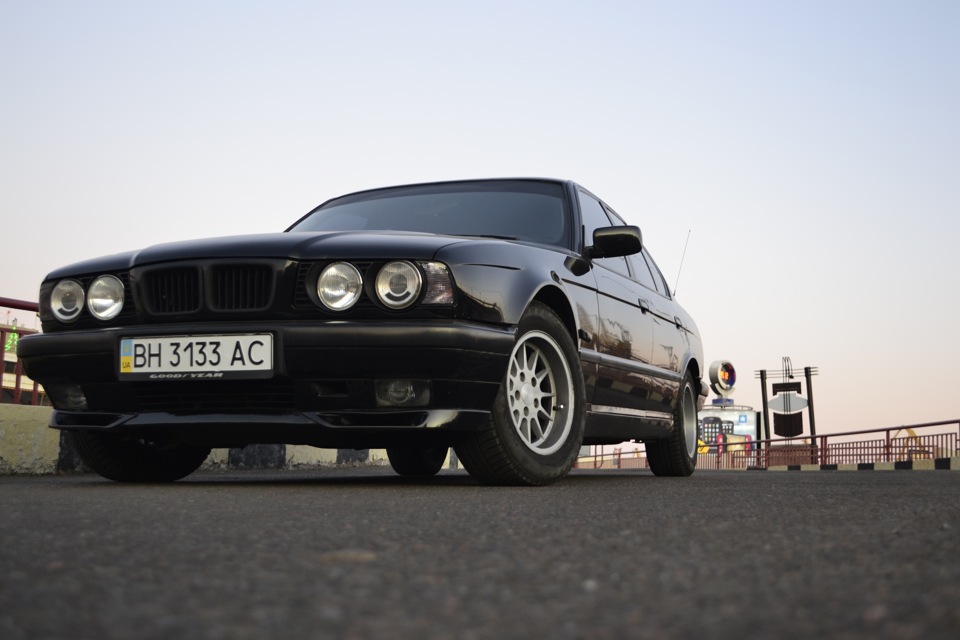 Black BMW & Black Sea 4