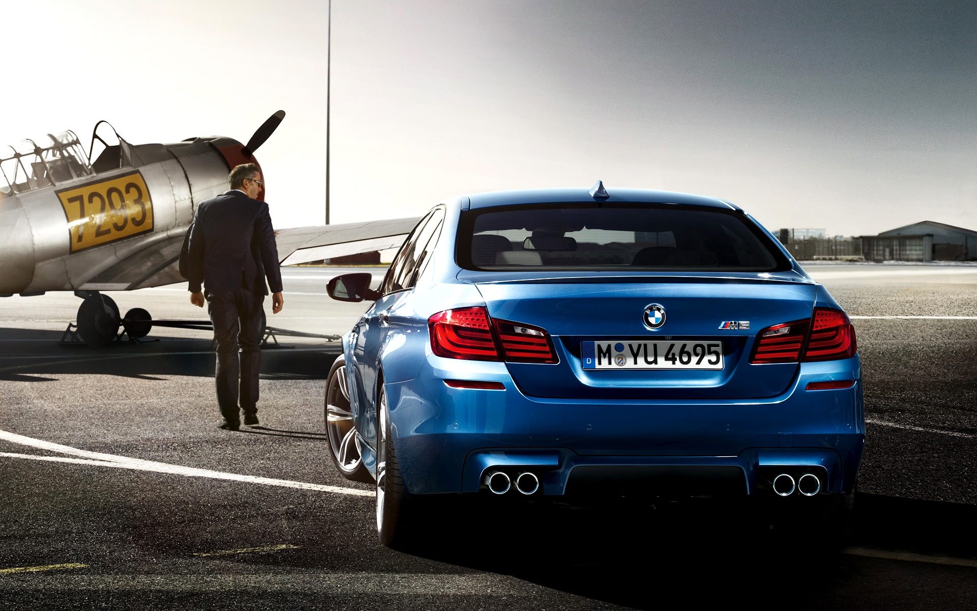 BMW M5 F10 vs. Porsche Panamera S vs. Jaguar XFR vs. Mercedes-Benz E63 AMG 4