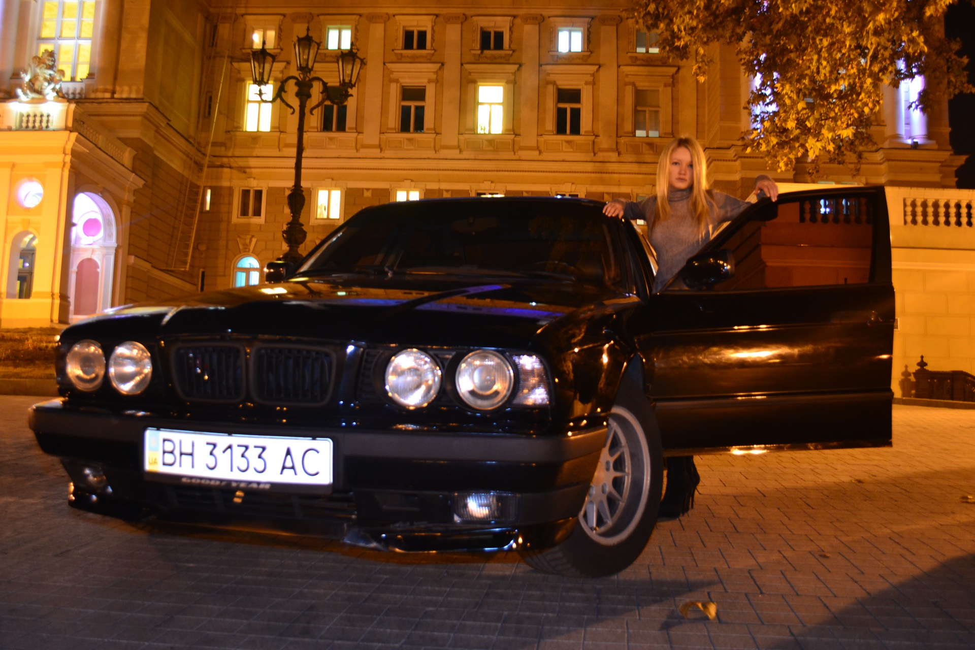 Фотосет двох красунь:) Honey91 та BMW 540i 5