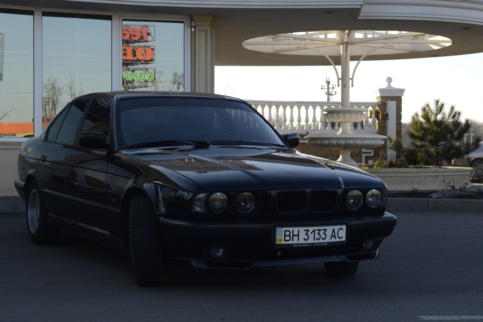Багато нових фото BMW 540i 1