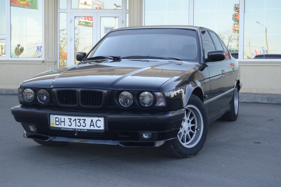 Багато нових фото BMW 540i 5