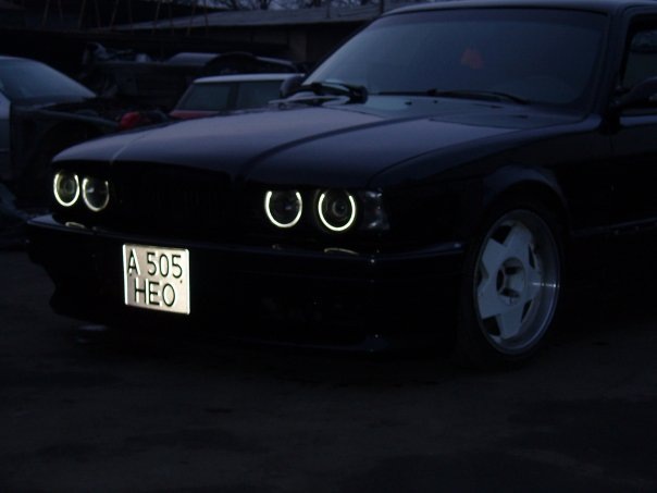 Ваша думка:Hella black or Hella Black+angel eyes 3