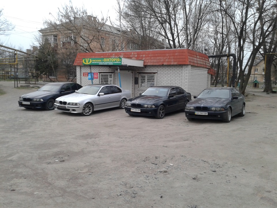 Побачив знайому машинку. 3