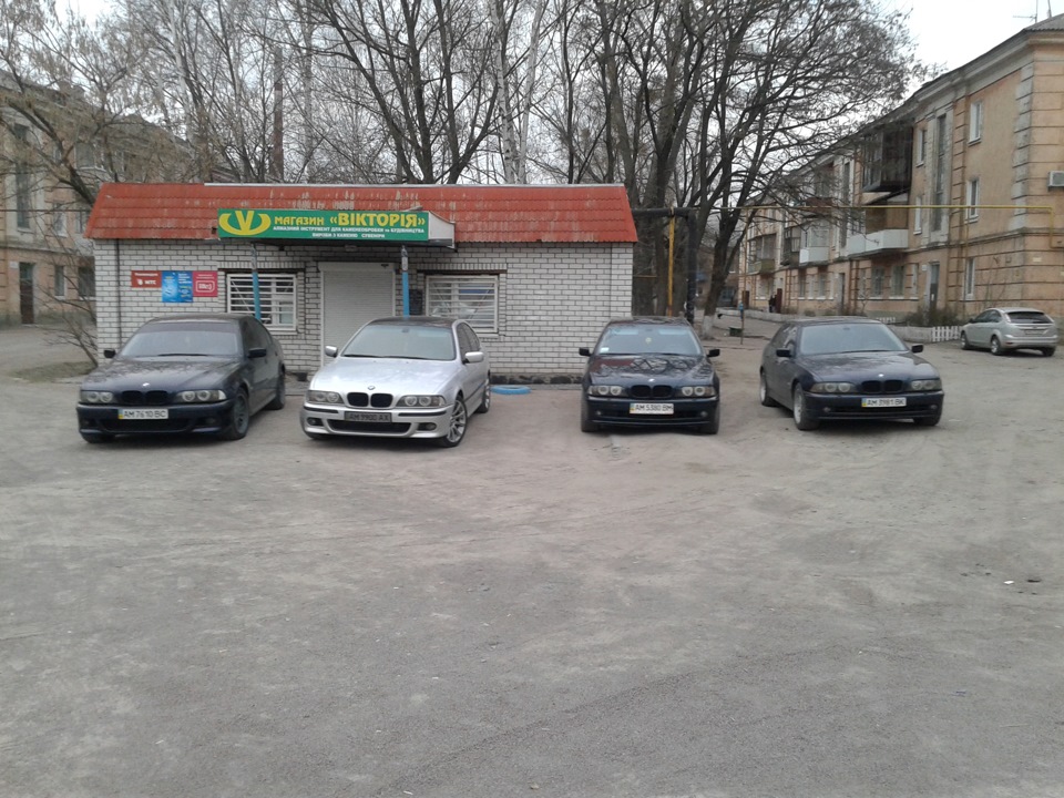 Побачив знайому машинку. 4