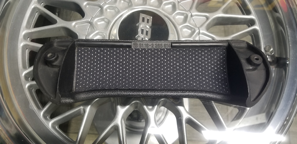 Оригінальна підставка для окулярів BMW E34 2 266 727 5