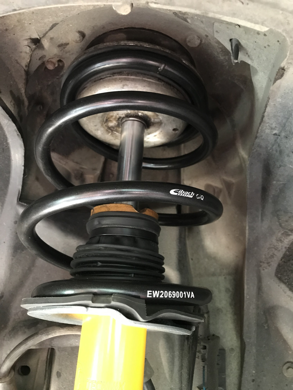 Пружини Eibach на BMW E60 550i 2