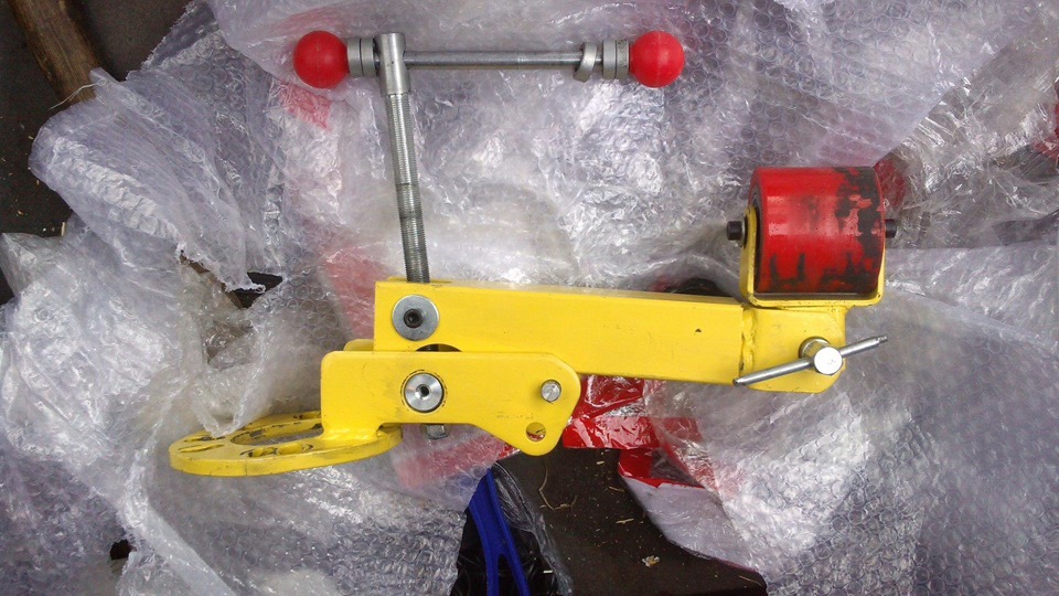 Ніштячок для Бешки) Fenderroller 1