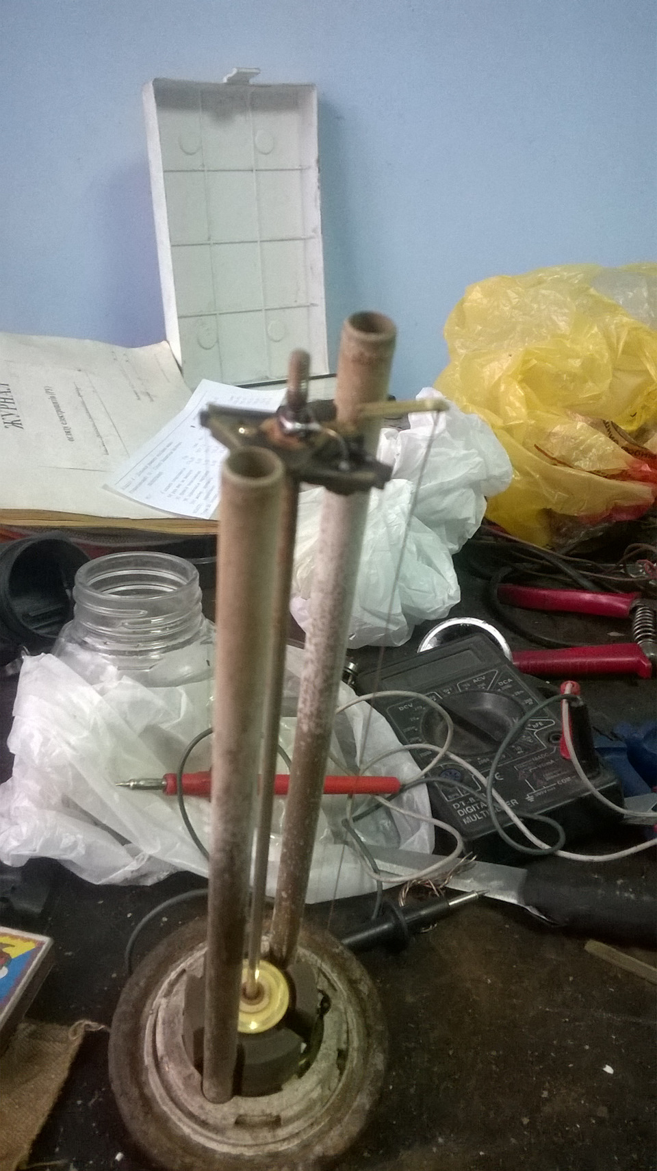Не світить індикатор аварійного рівня палива 2