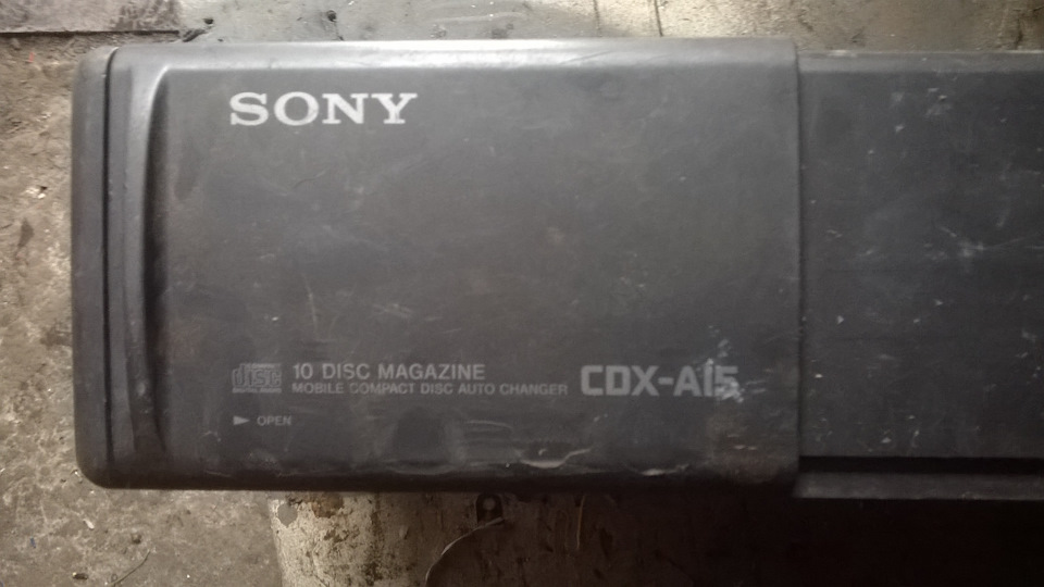 стара магнітола SONY XR-7072 2