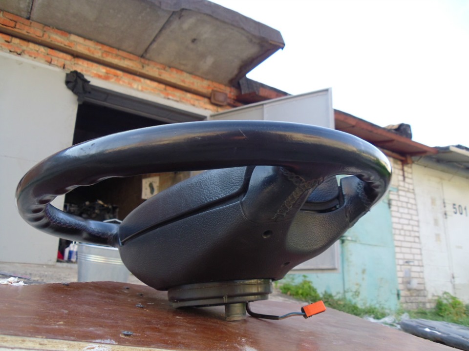 Руль М з подушкою 5