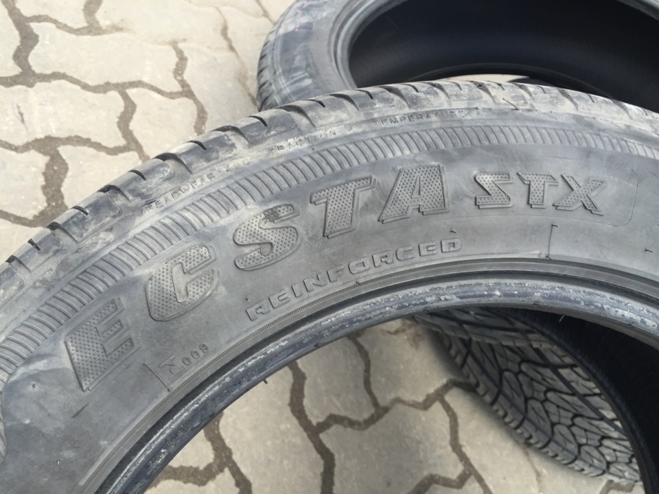Продам Kumho Ecsta 235/60R18 4
