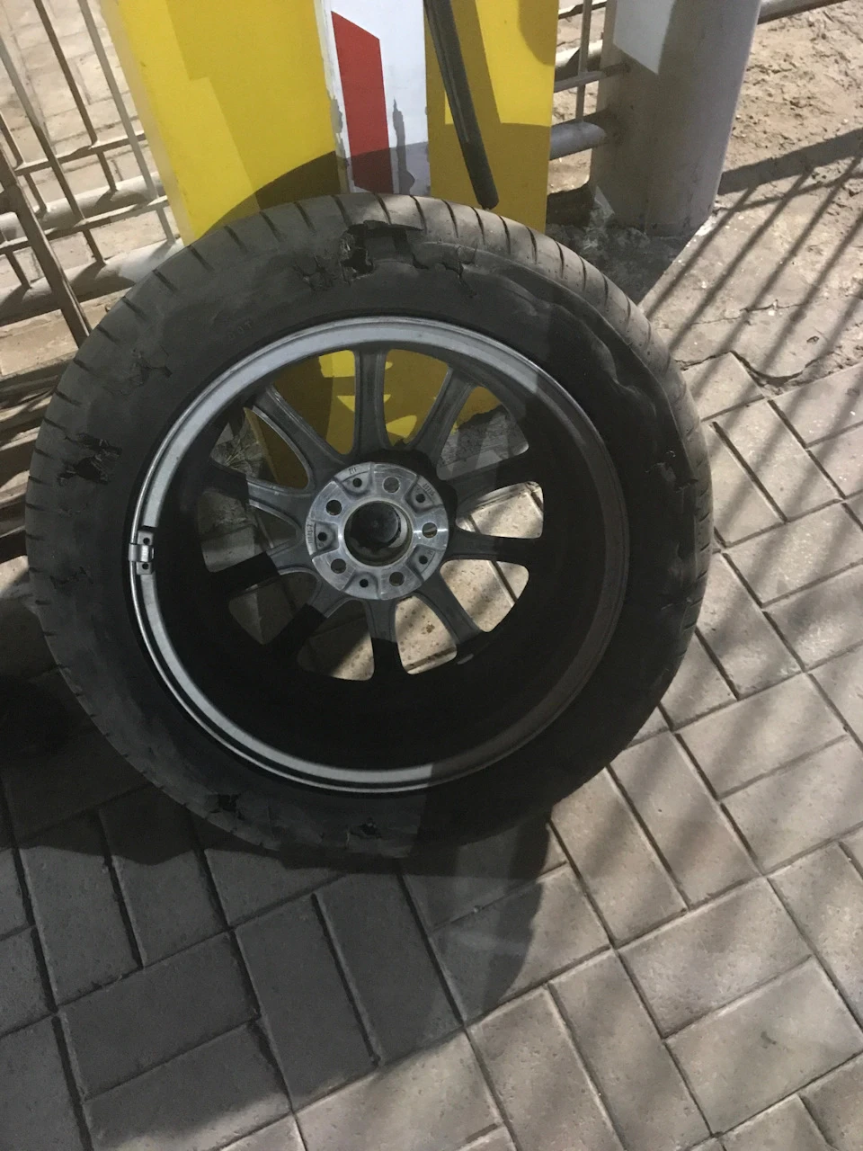 Ніколи не слухайте менеджерів, читайте контракти...