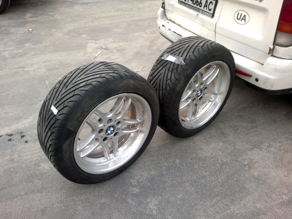 18 OEM Style 37 M-Parallel Wheels 1