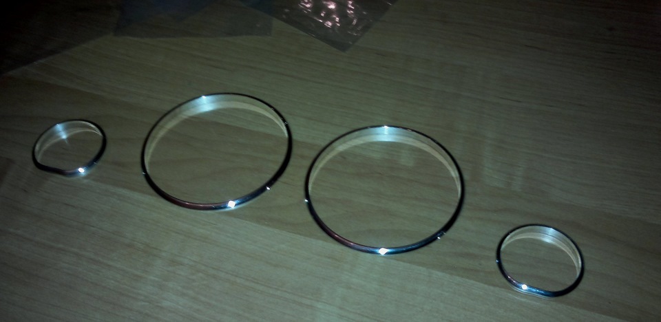 BMW e34 dash rings chrome 2