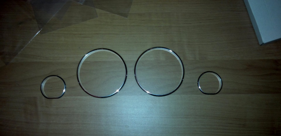 BMW e34 dash rings chrome 1