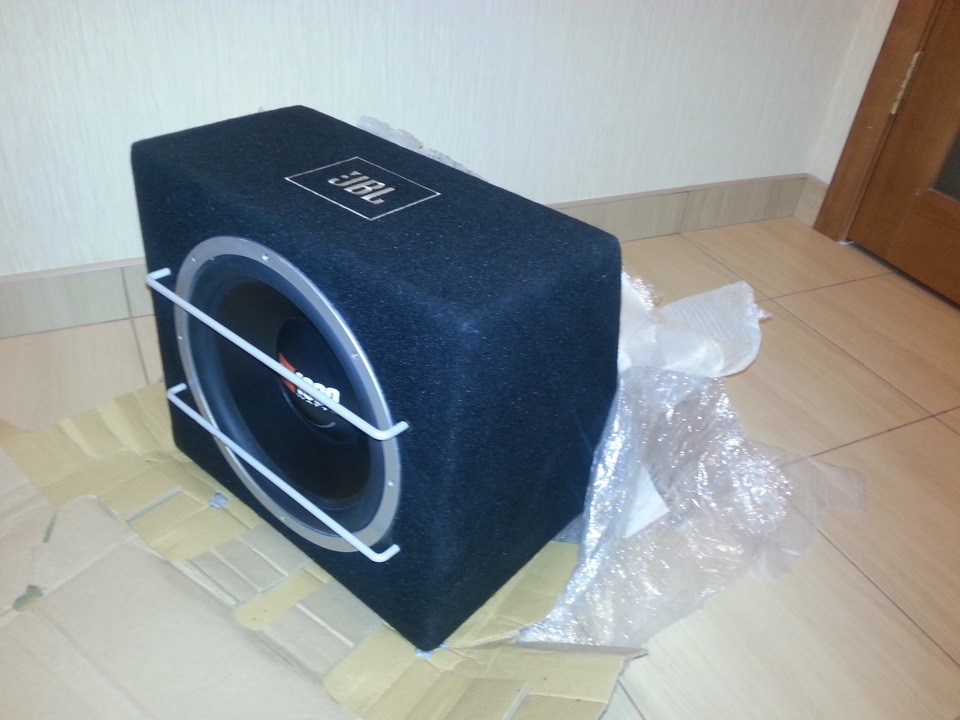 Сабвуфер JBL 1204B 2