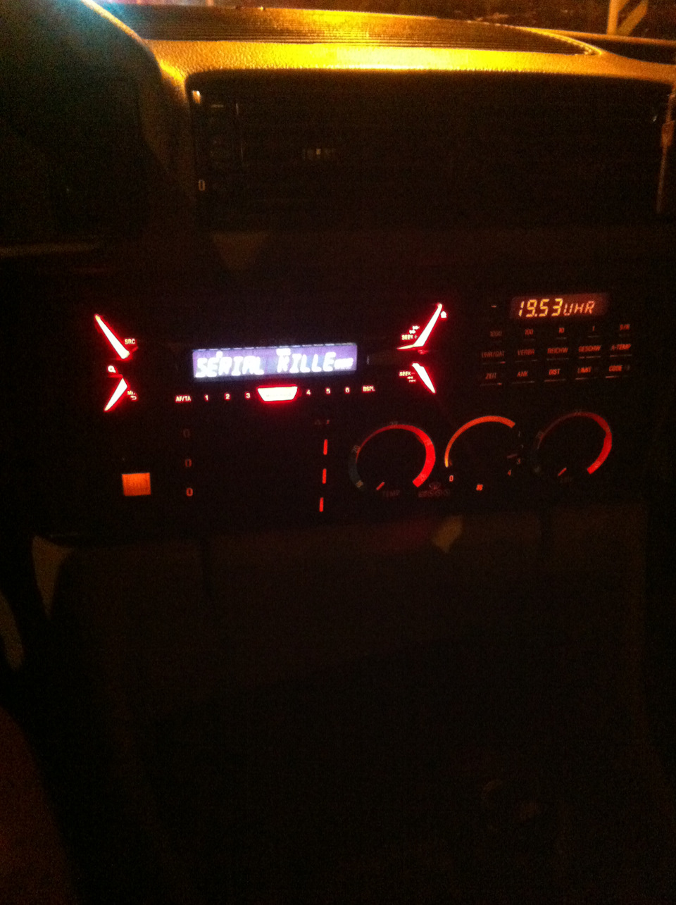 магнітола Sony cdx-G1100U. 1