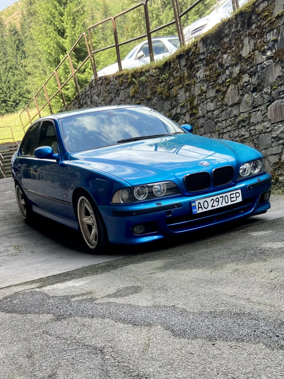 Докладніше про комплектацію моєї BMW E39
