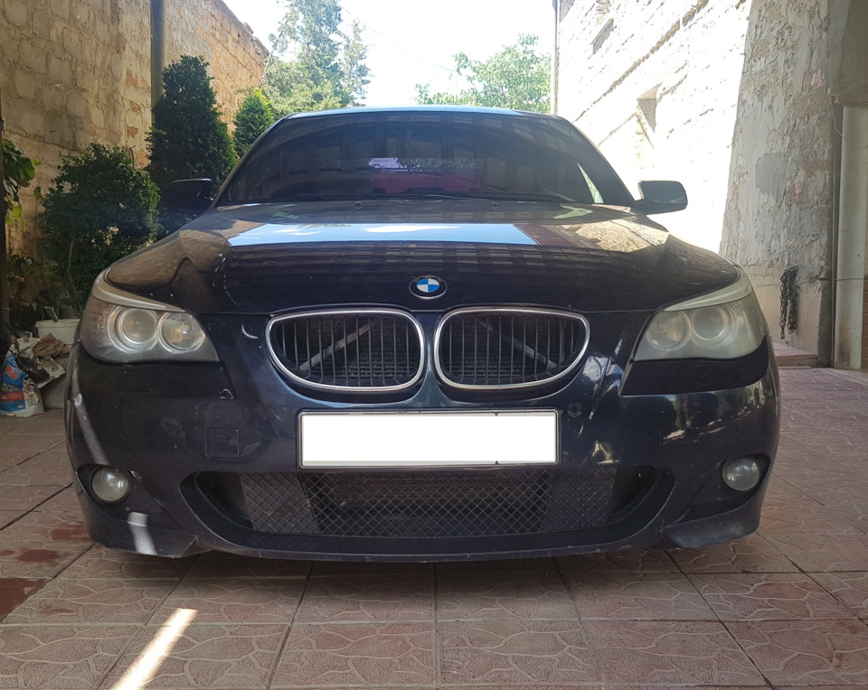 2. Перші процедури. ТО та заміна стекол фар BMW E60 520d 1