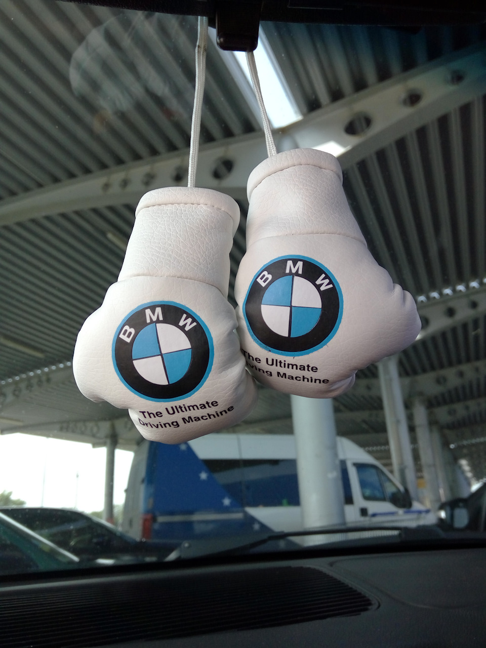 Боксерські рукавички BMW 2