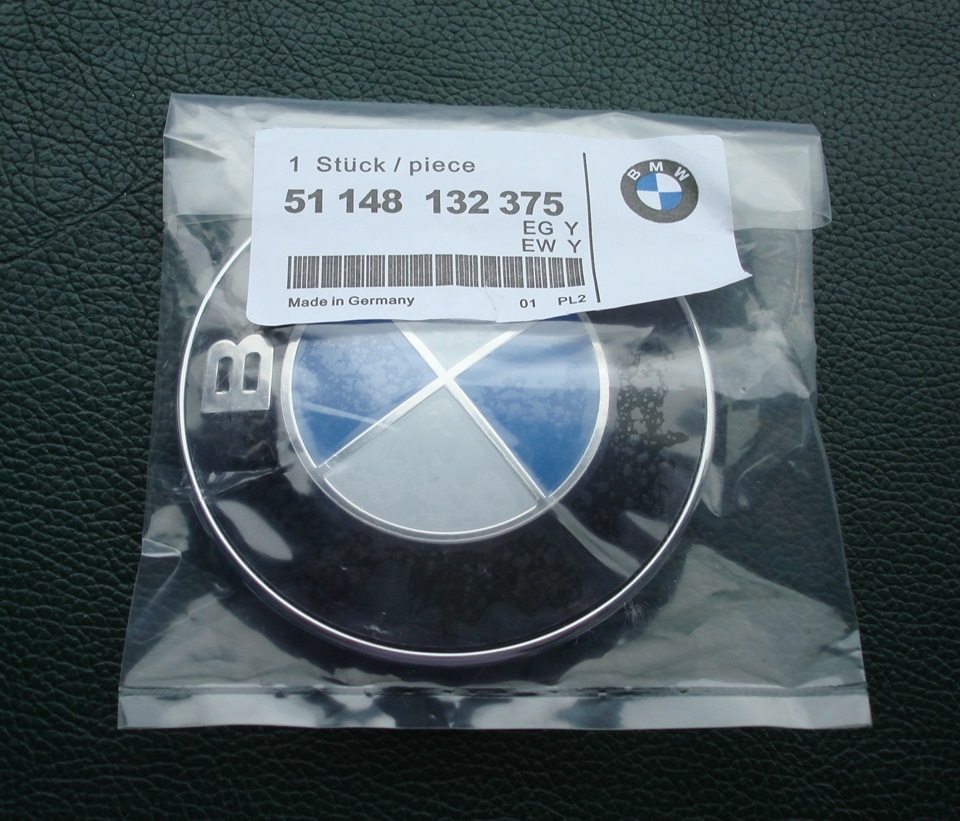Емблема з логотипом BMW 1