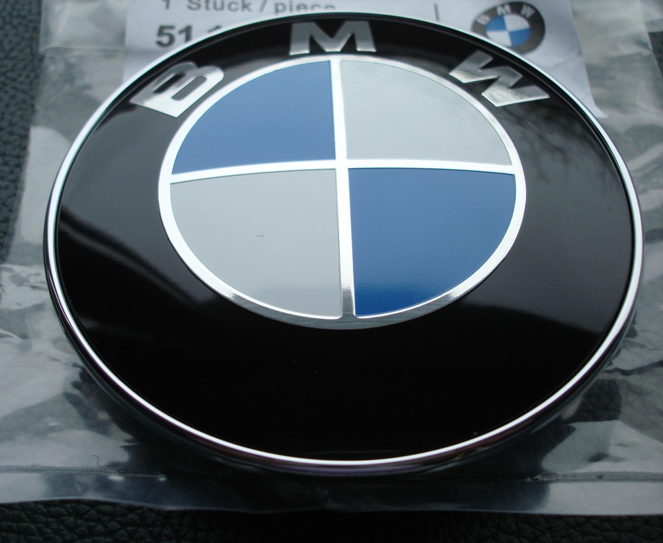 Емблема з логотипом BMW 3