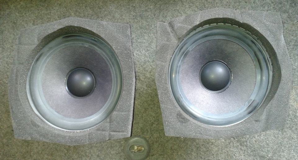 колонки по 40Вт Hi-Fi 1