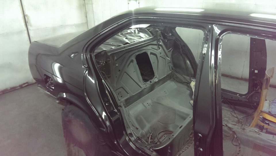 Повне фарбування машини у рідний колір DIAMANTSCHWARZ METALLIC частина 1 3
