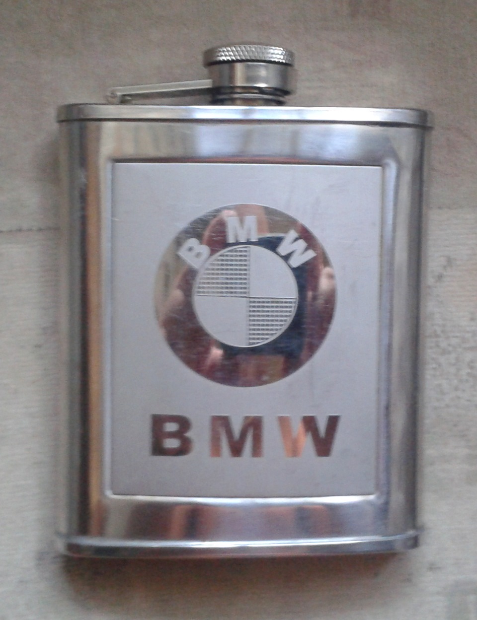 запальничка та фляги з логотипом BMW 2