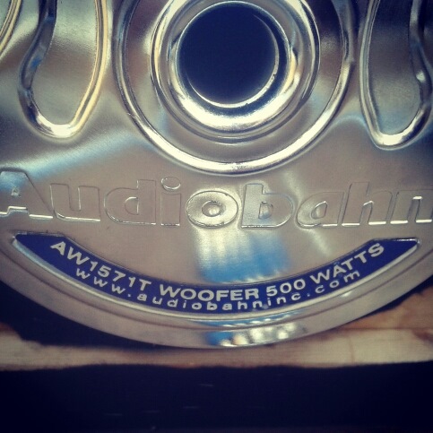 Alphard + Audiobahn 1571t 2