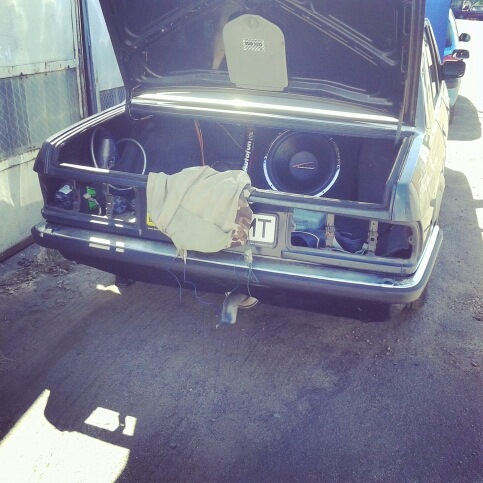 Alphard + Audiobahn 1571t 1