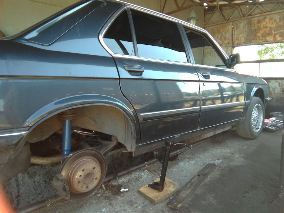 BMW E28 Яйцева балка 1