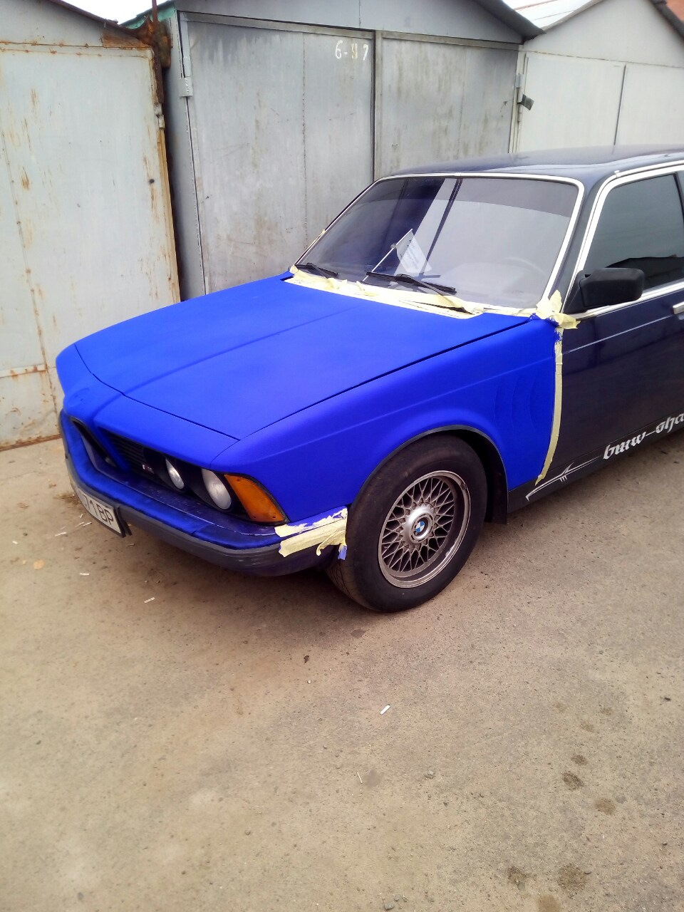 Флокування кузова BMW e23 3